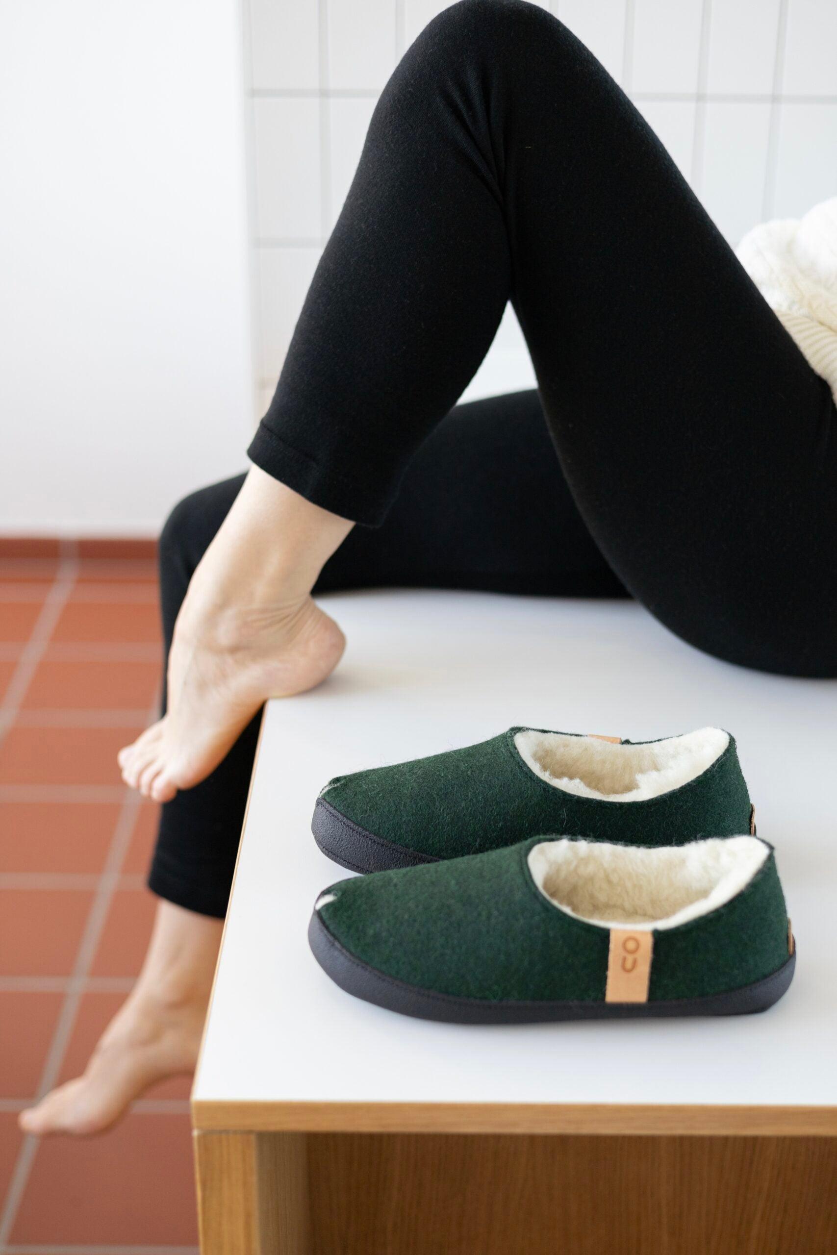 TOKU Budapest Slippers with Lambswool - Dark Green - ROODS PROJECT