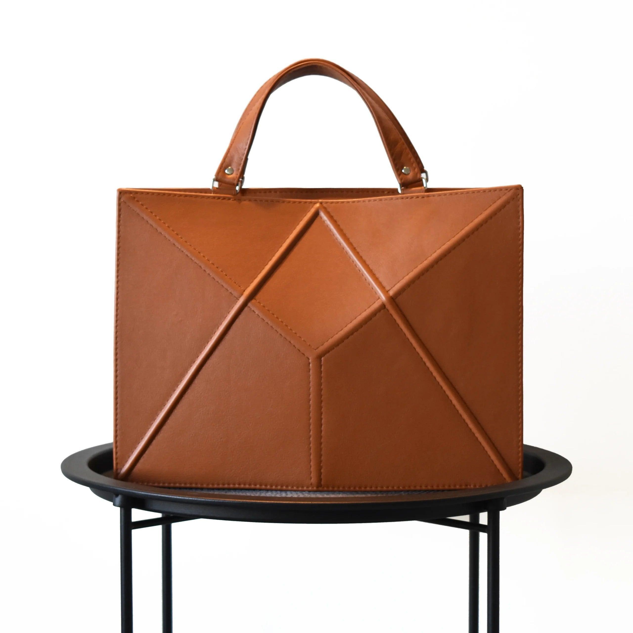 FACET handbag - Caramel Brown - ROODS PROJECT