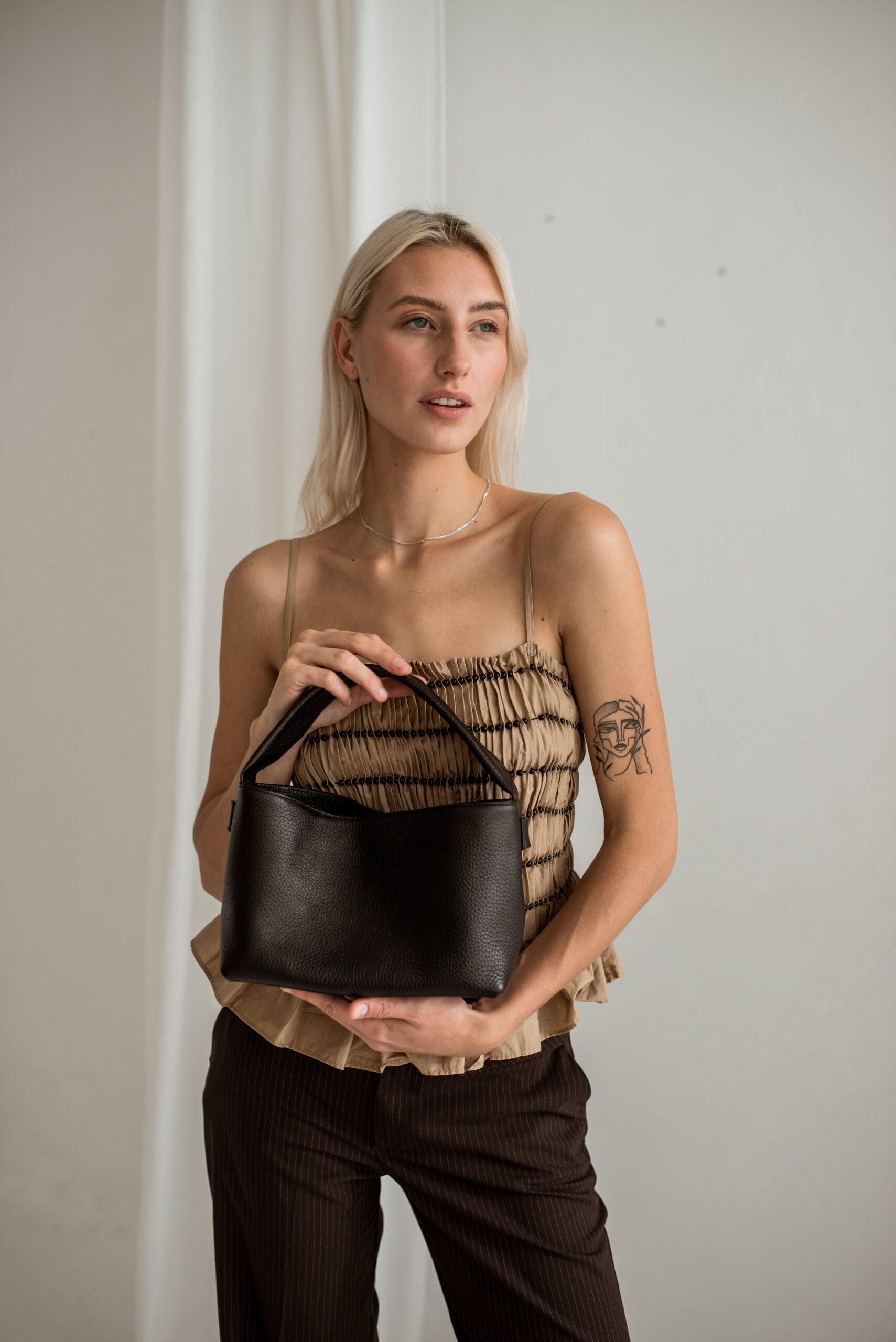 Crossbody Bag MERU - Black - ROODS PROJECT