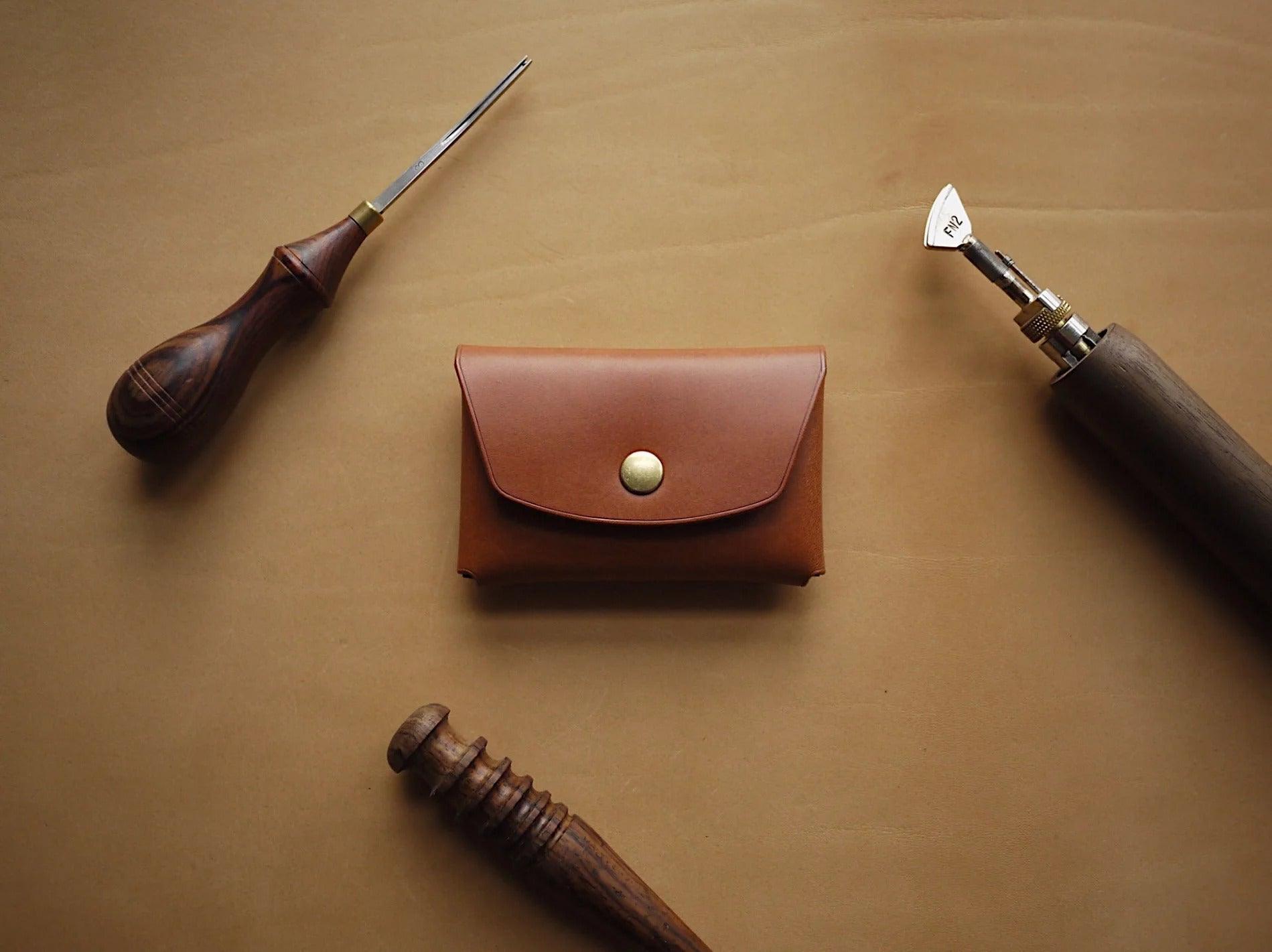 Button leather wallet - Cognac - ROODS PROJECT