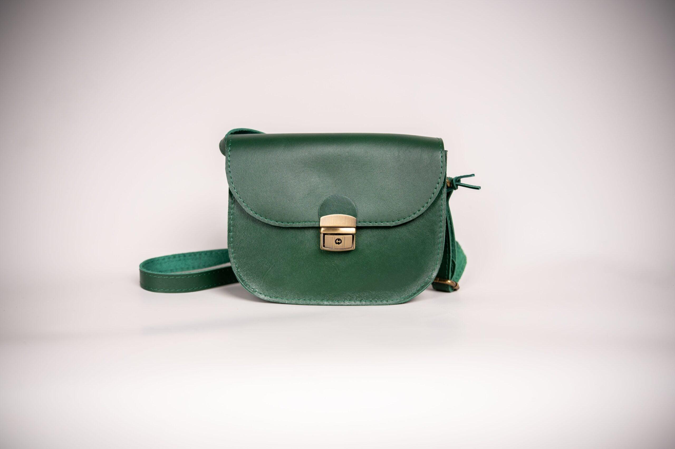 Natural Leather Saddle Bag Medium – Green - ROODS PROJECT