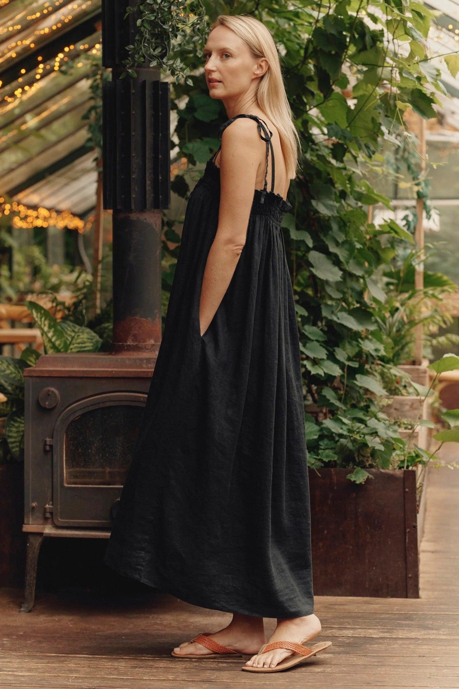 Linen Ballade Dress - Black - ROODS PROJECT