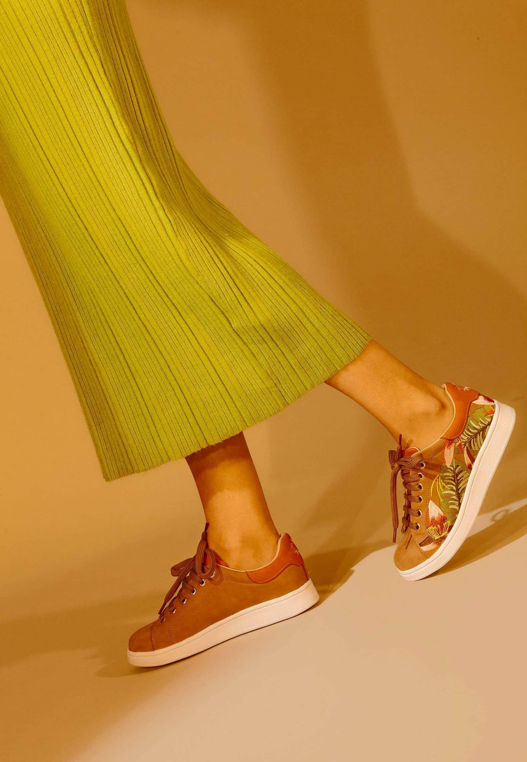 Mangará Women's Sneakers Embroidery Suede - ROODS PROJECT