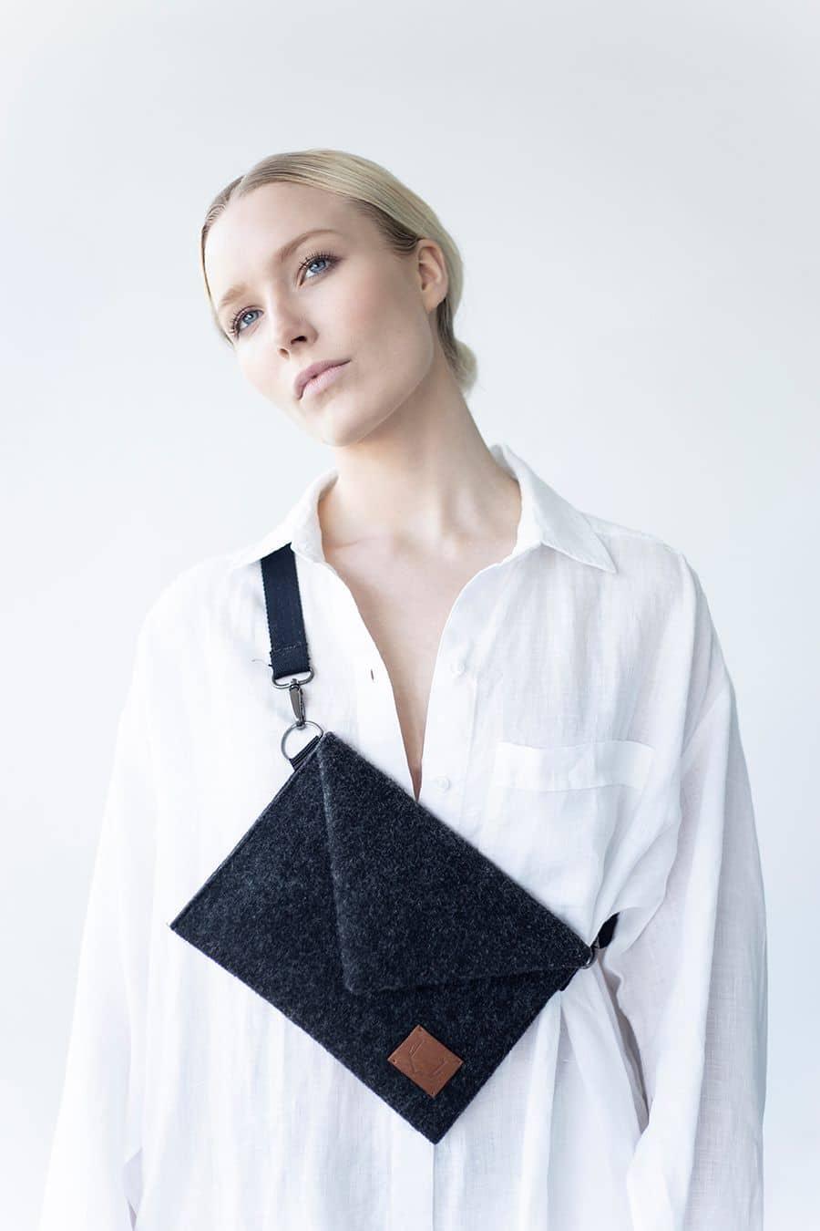 Skive-mini bag - Black - ROODS PROJECT