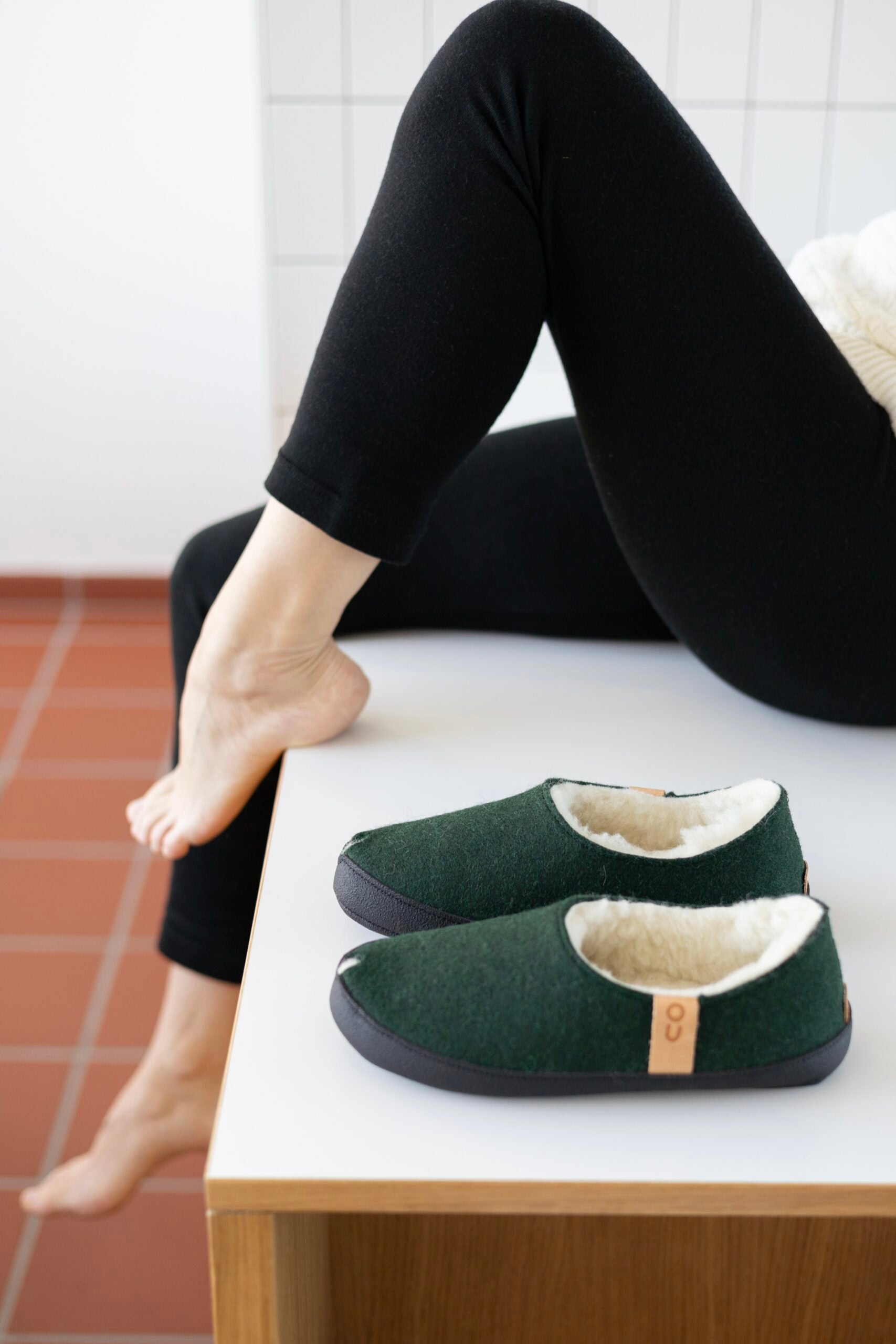 TOKU Budapest Slippers with Lambswool - Dark Green