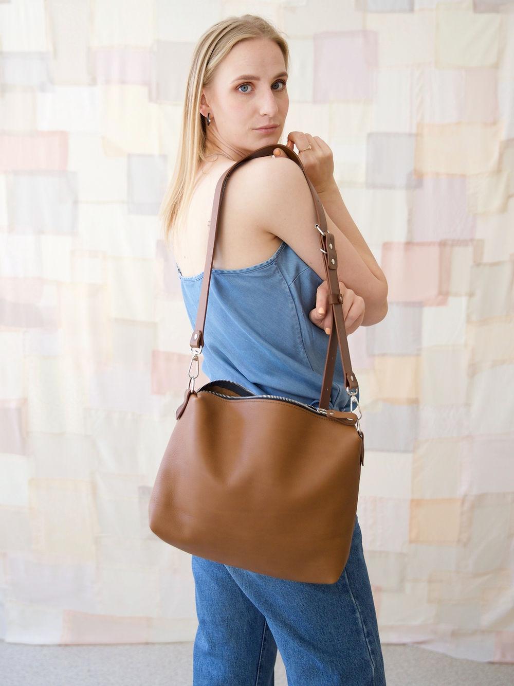 ROBIN Leather Handbag Large - Camel Brown - ROODS PROJECT