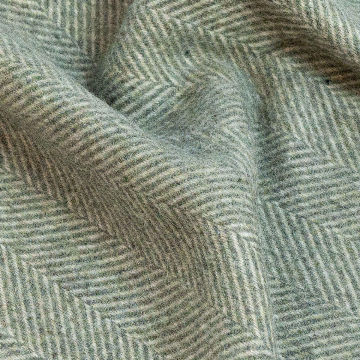 Natural Alpaca Wool Throw - Classic Fishbone - ROODS PROJECT