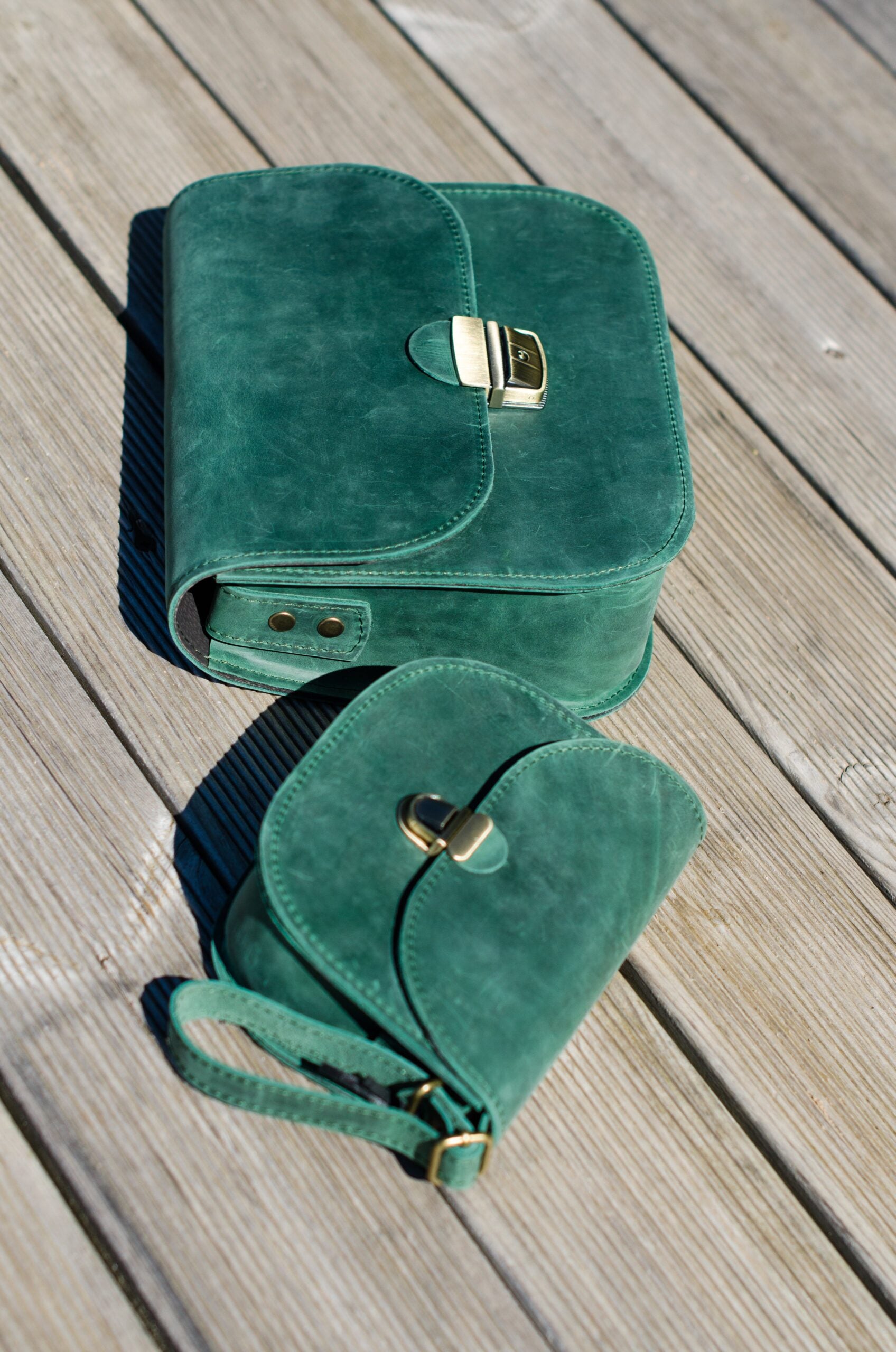 Natural Leather Saddle Bag Large – Green - ROODS PROJECT