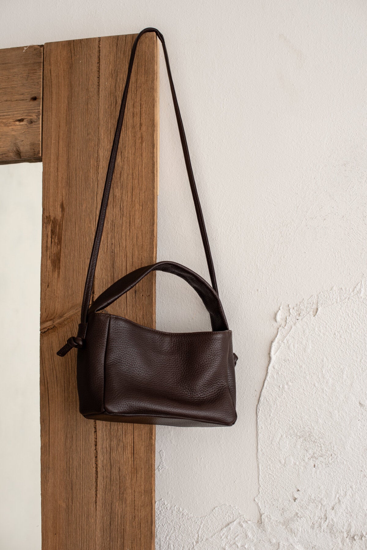 Crossbody Bag MERU - Dark Brown - ROODS PROJECT