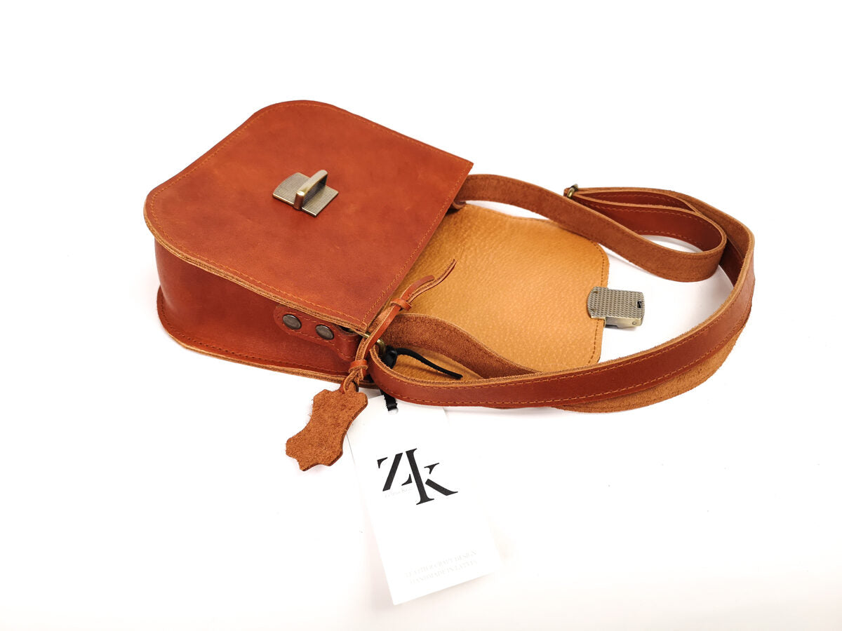 Natural Leather Saddle Bag Medium – Light Brown - ROODS PROJECT