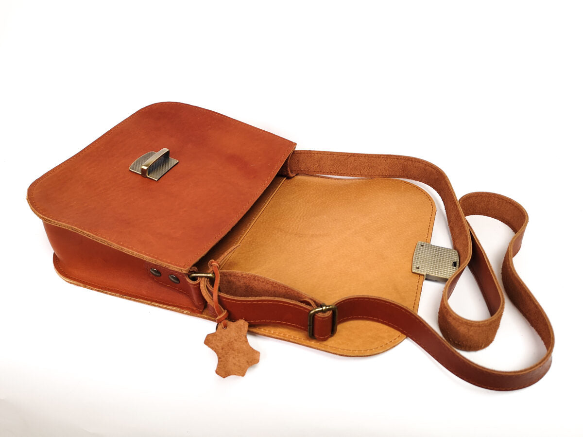 Natural Leather Saddle Bag Large – Light Brown - ROODS PROJECT