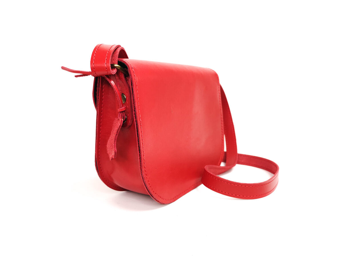 Natural Leather Saddle Bag Medium – Red - ROODS PROJECT