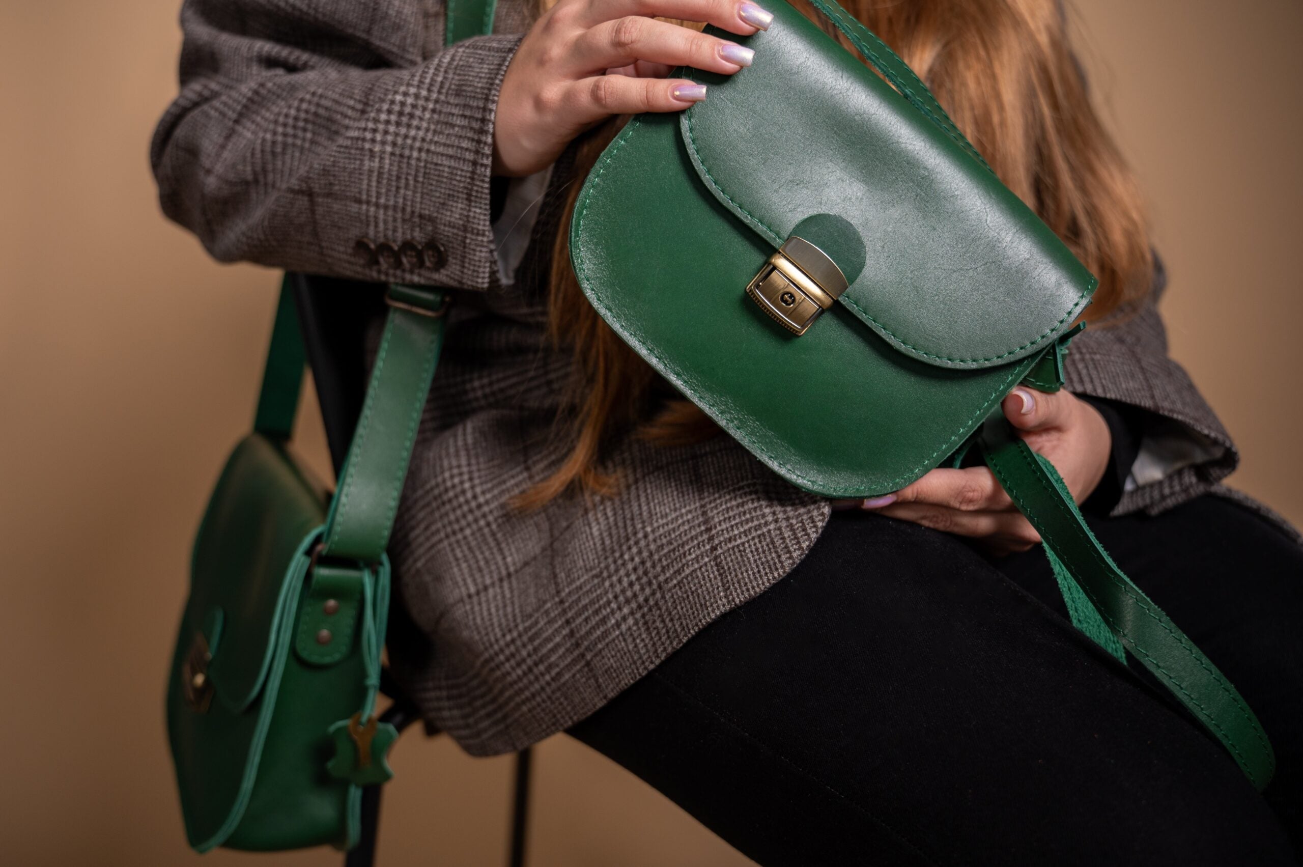 Natural Leather Saddle Bag Medium – Green - ROODS PROJECT