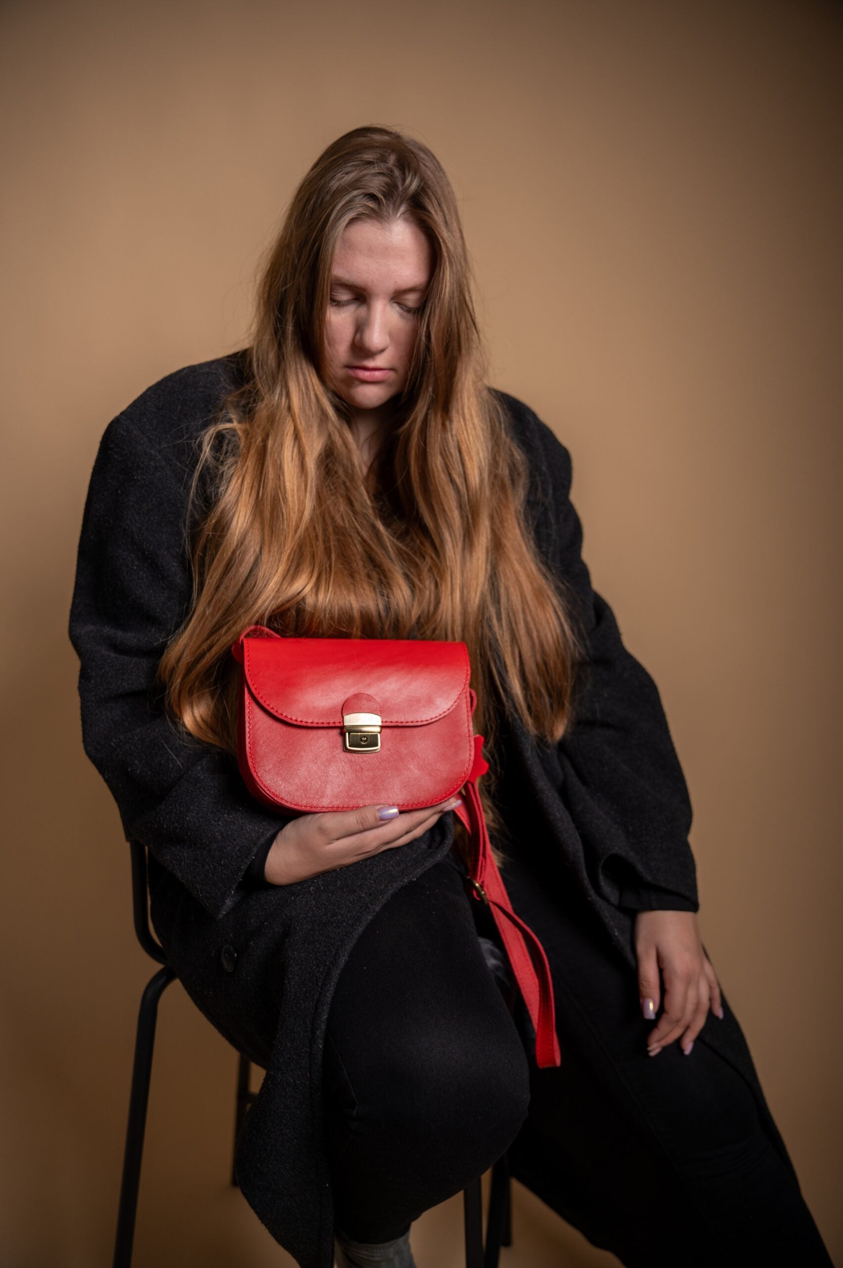 Natural Leather Saddle Bag Medium – Red - ROODS PROJECT