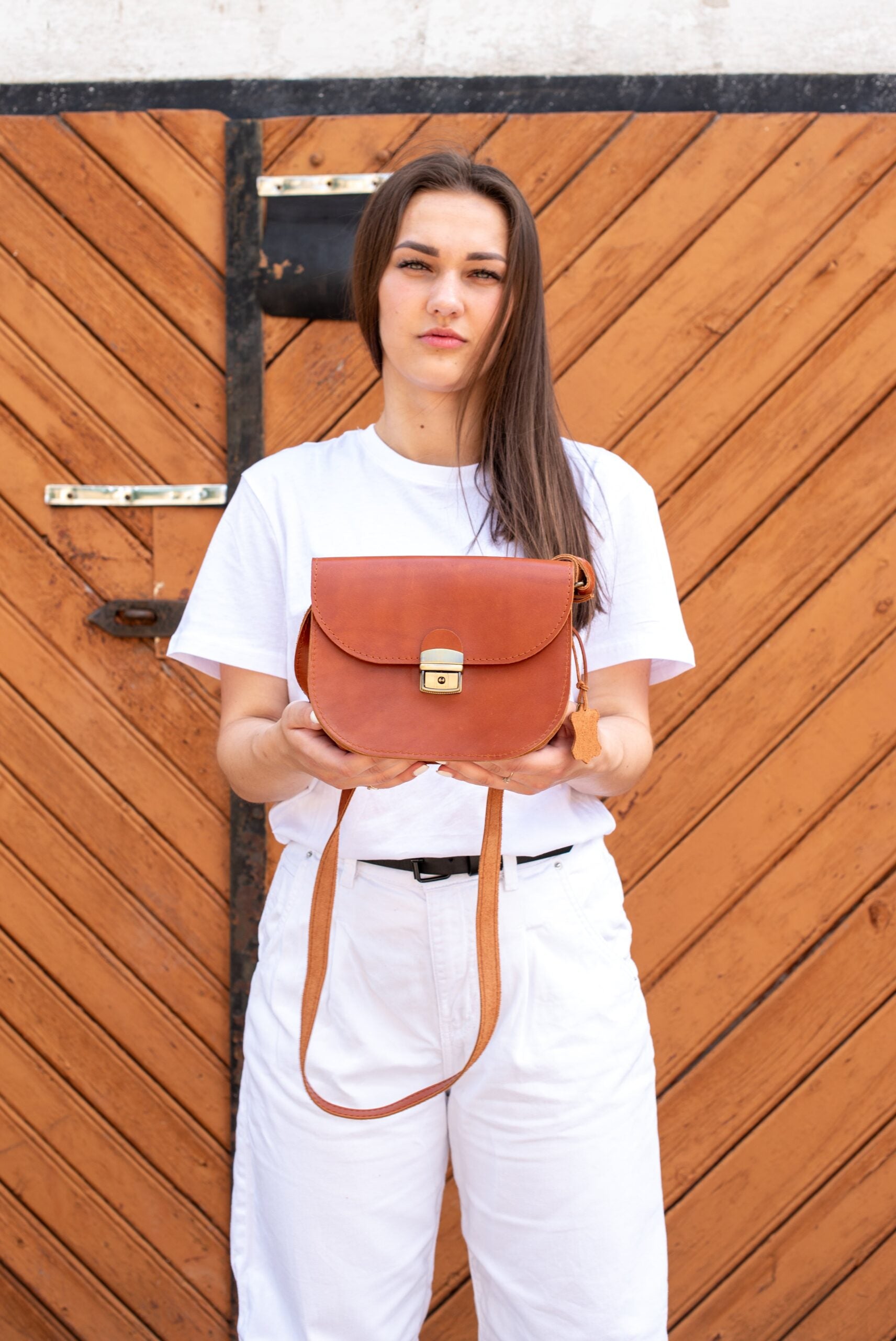 Natural Leather Saddle Bag Medium – Light Brown - ROODS PROJECT