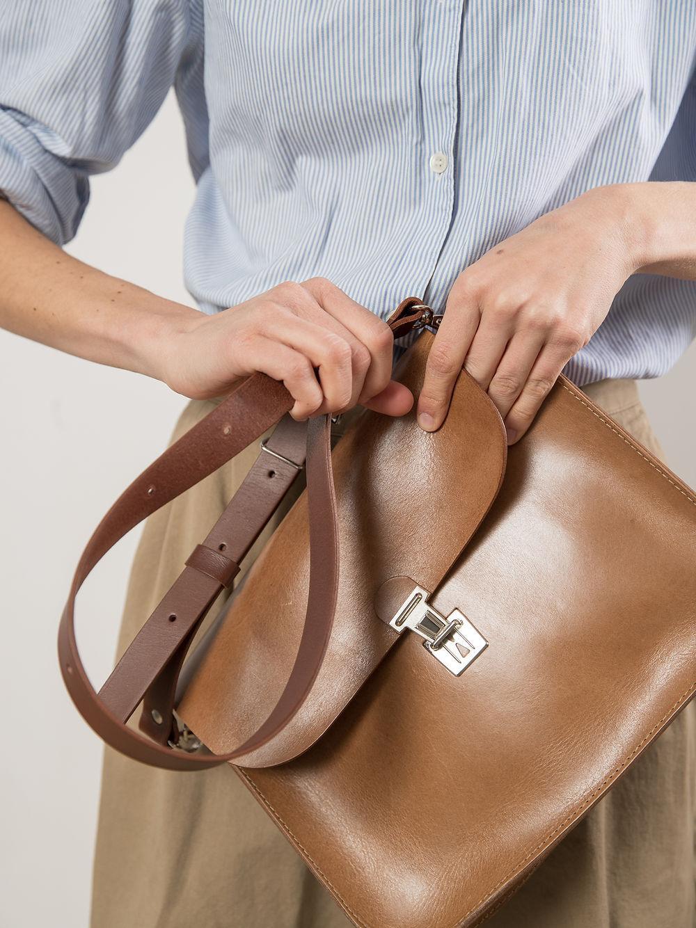 ASTORIA Handbag - Camel Brown - ROODS PROJECT