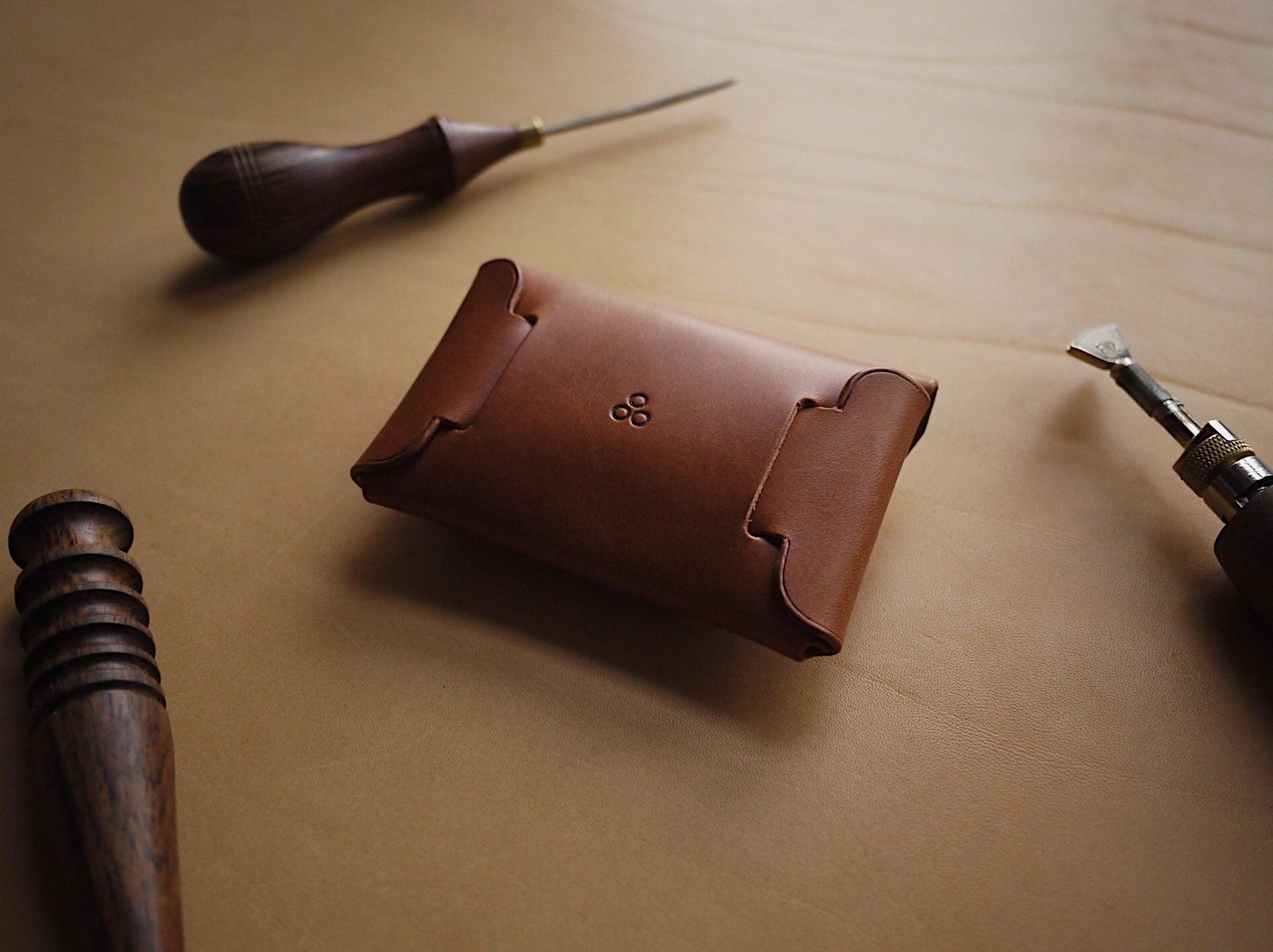 Button leather wallet - Cognac - ROODS PROJECT