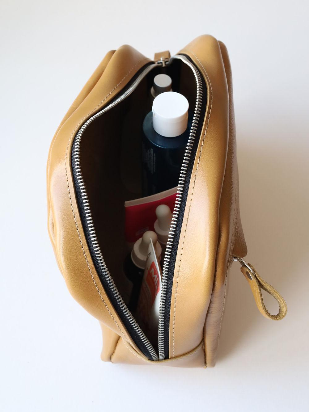 DOUGLAS Toiletry Bag - Mustard - ROODS PROJECT