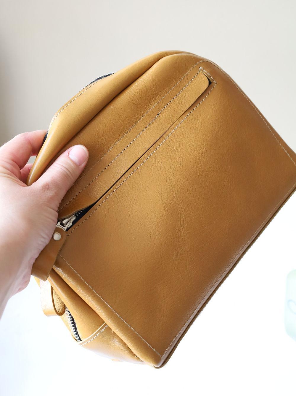 DOUGLAS Toiletry Bag - Mustard - ROODS PROJECT