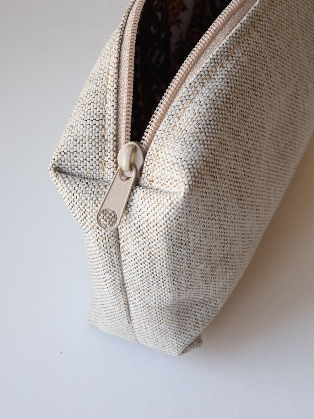 LORNA Makeup Bag - White Sand - ROODS PROJECT