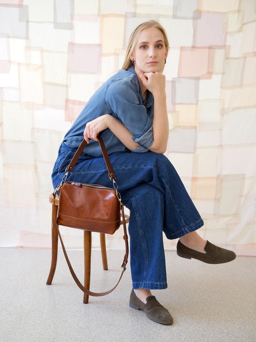 ROBIN Leather Handbag with Two Handles - Ginger Brown - ROODS PROJECT