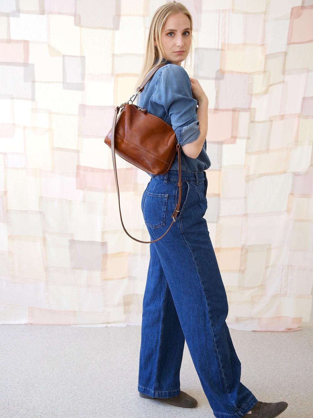 ROBIN Leather Handbag with Two Handles - Ginger Brown - ROODS PROJECT